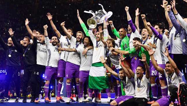 Cristiano Ronaldo and Alex Ferguson share touching moment after the UCL Final