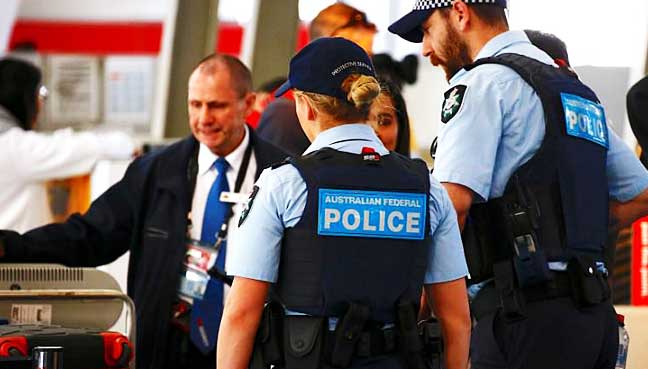 Police arrest 4 in anti-terror raids in Sydney