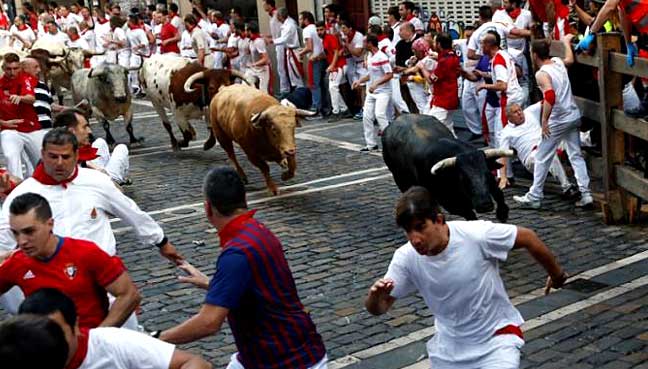 3 injured in first bull run in Pamplona, Spain