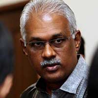 If Pak Lah is given the service, it would only be fair to give the same service to Mahathir, says Santiago.