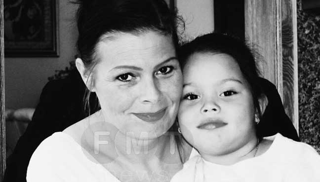 Ivana Smit with her mother Karin Verstappen.