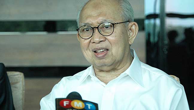 Tengku-Razaleigh-Hamzah-Can-a-leopard-change-his-spots-malaysia-1