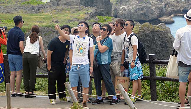 Chinese-Tourists3