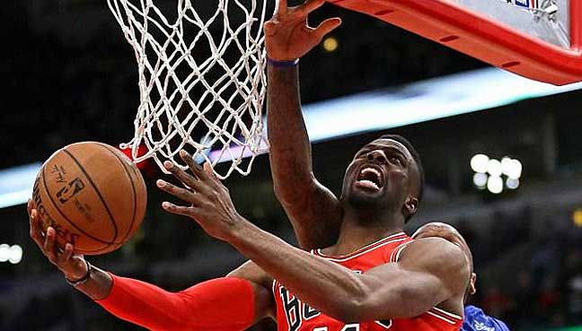 LaVine-lifts-Bulls-past-Magic