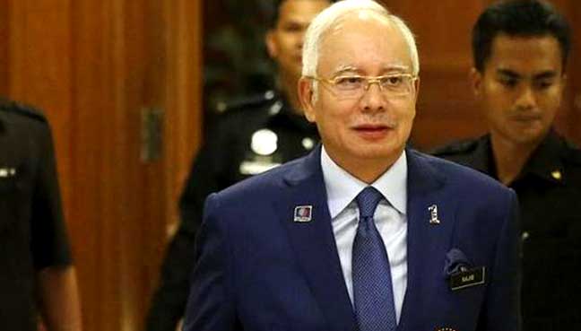 Asean leaders tackle Rohingya crisis and urge South China Sea calm Asean leaders tackle Rohingya crisis and urge South China Sea calm