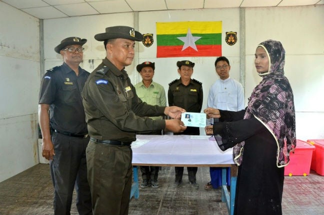 Burma repatriates first Rohingya family despite UN warnings