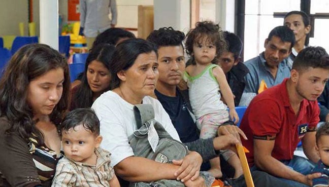 Trump signs order to end immigrant family separations