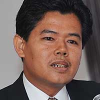 Syed-Iskandar-Syed-Jaafar-Al-Mahdzar2 Lawyers: Strike out Najib’s suits against AG, top officials