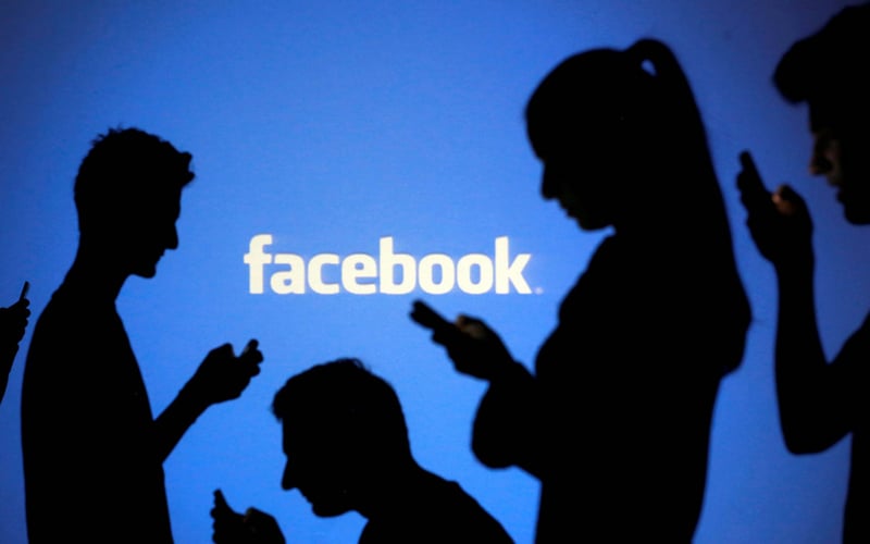 How to Post 3D Pictures on Facebook How to Post 3D Pictures on Facebook