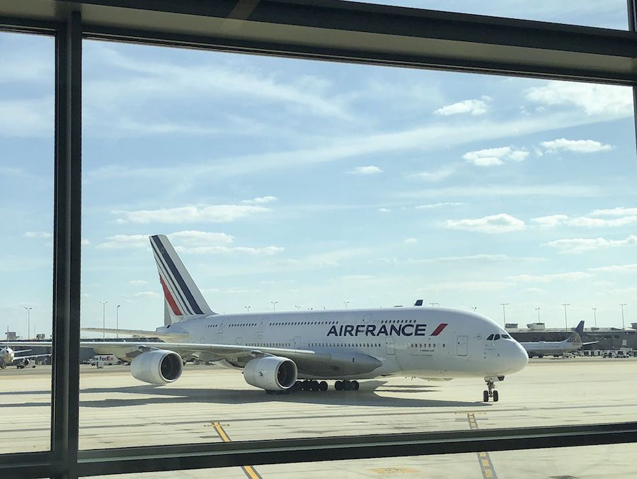 Stowaway found dead in plane's landing gear in Paris