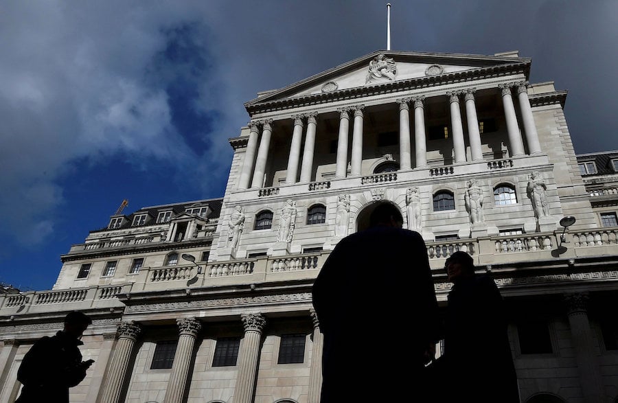 BoE warns on further Brexit 'cliff-edge uncertainties'