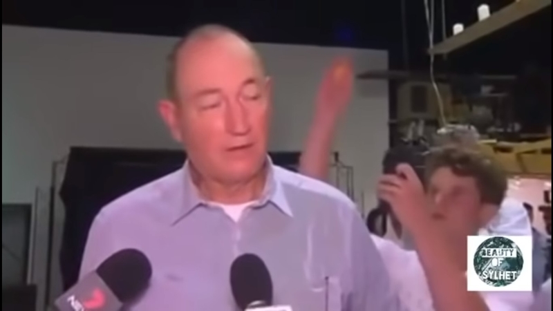 ‘Egg Boy’ Becomes Internet Hero After Smashing Senator with Egg