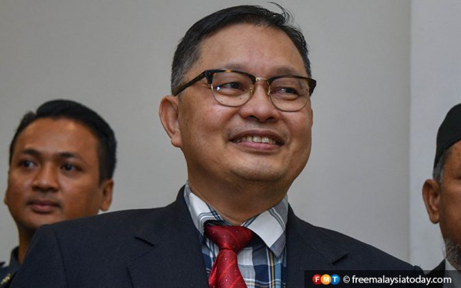 Uji kaji patung tunjuk Adib mungkin dihentak pintu van ...