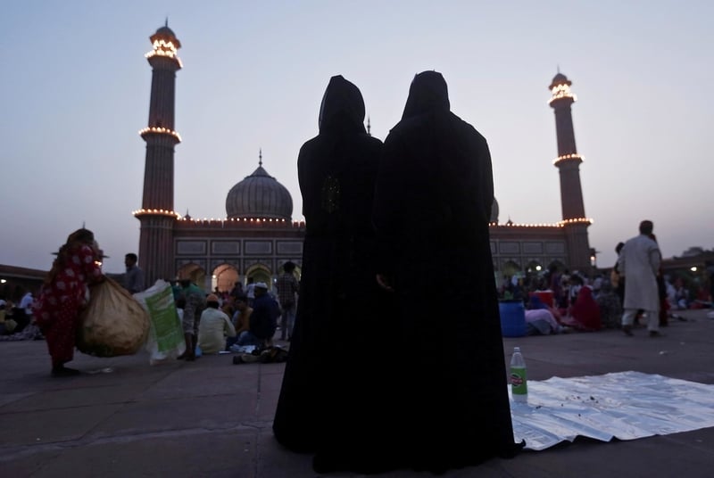 India 'instant divorce' ban hailed, faces court challenge