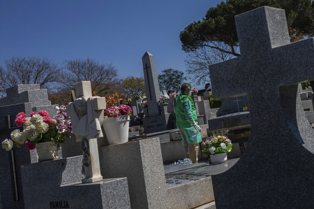 Spain death toll hits 4,858 as 769 die in 24 hours