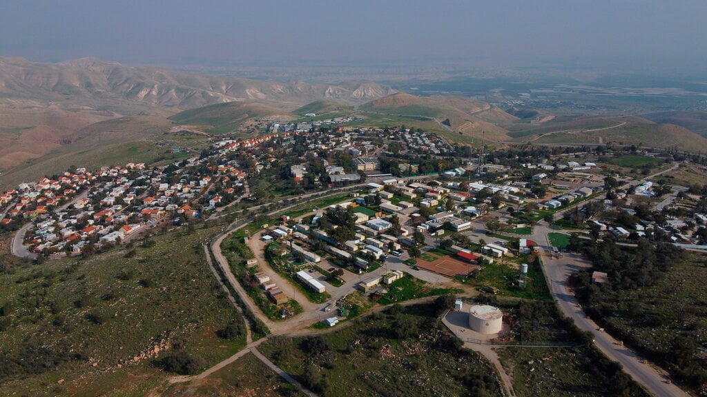 Israel West Bank annexation looms as unity government sworn in