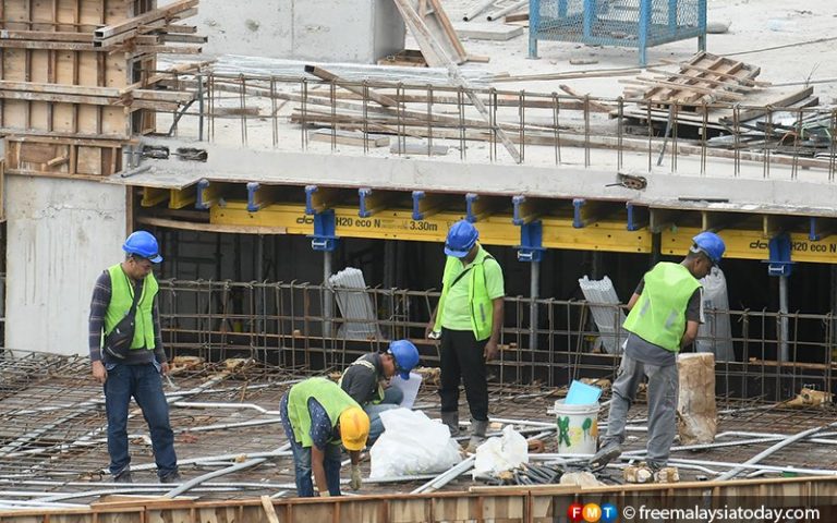 Raise minimum wage to attract Malaysians to 3D jobs, MTUC