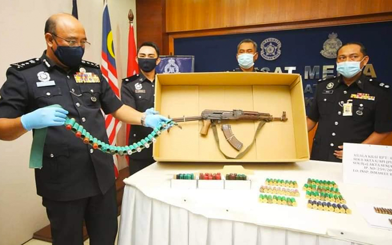Suami Isteri Ditahan Miliki Ak 47 Mengaku Tembak 2 Gajah Free Malaysia Today Fmt