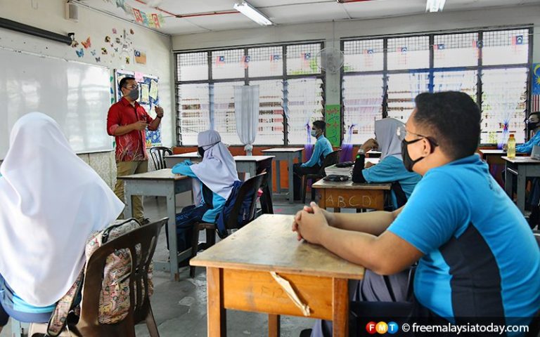 Vaksin guru sebelum buka sekolah, kata kesatuan kepada ...