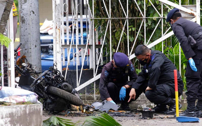 Polis Indonesia temui bahan letupan berkait serangan gereja Polis Indonesia temui bahan letupan berkait serangan gereja