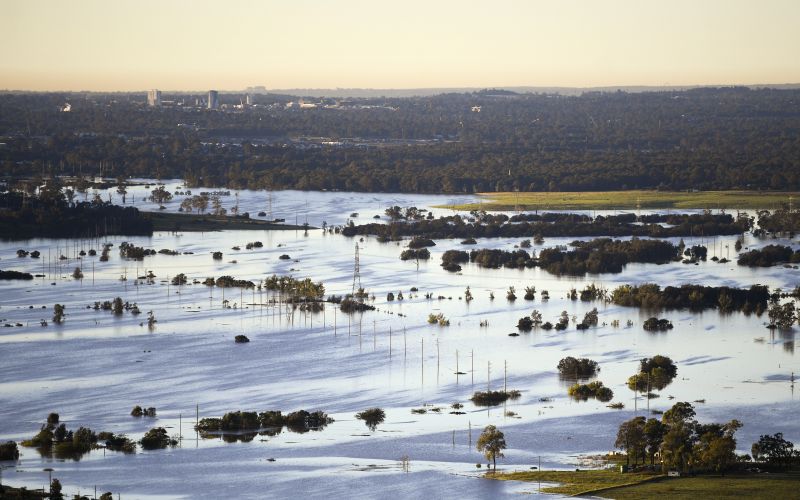 Kira-kira 20,000 penduduk terkandas akibat banjir di Australia