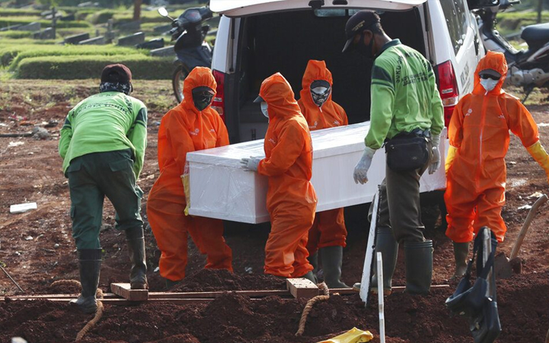 Kes harian Covid-19 lepasi 31,000, warga asing ke Indonesia wajib miliki sijil vaksin