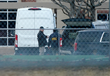 Texas police locked in ‘tense’ synagogue hostage standoff