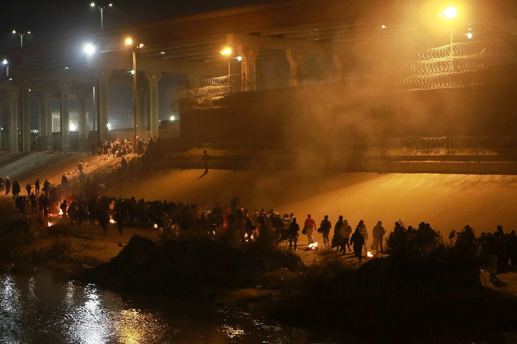 US Supreme Court keeps border policy in place 3 US Supreme Court keeps border policy in place